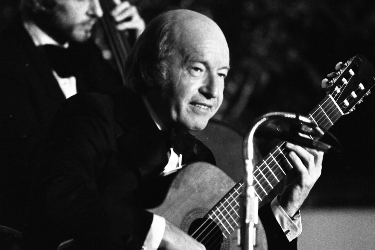 Charlie Byrd Guitars & Gear: The Complete Guide to Jazz Samba's Classical Nylon String Master's Kohno Guitar, Takamine & Roland JC-120 Rig