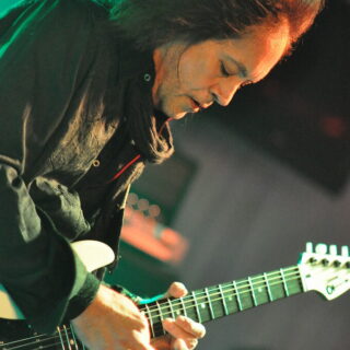 Jake E. Lee Guitars & Gear: The Complete Guide to Ozzy's Bark at the Moon Guitarist's Rig