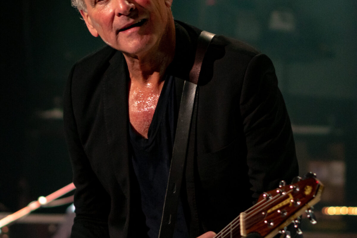 Lindsey Buckingham Guitars & Gear: The Complete Guide to Fleetwood Mac's Guitar Genius's Rig