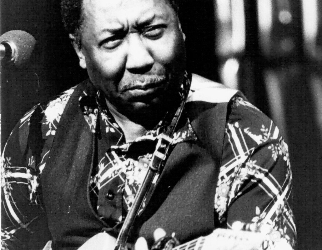 Muddy Waters Guitars & Gear: The Complete Guide to the Father of Chicago Blues' Rig