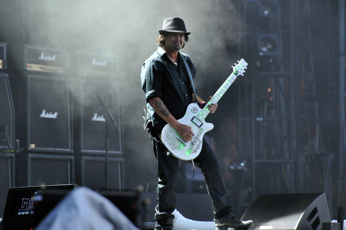 Phil Campbell Guitars & Gear: The Complete Guide to Motörhead's 31-Year Guitar Legend's Rig