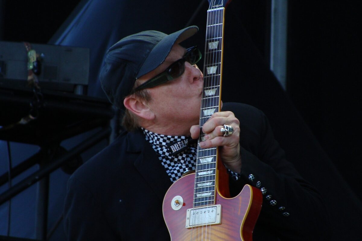 Rick Nielsen Guitars & Gear: The Complete Guide to Cheap Trick's Checkerboard Guitar Connoisseur's Rig