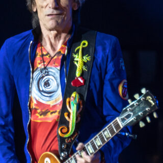 Ron Wood Guitars & Gear: The Complete Guide to the Rolling Stones Guitarist's Strat, Zemaitis & Copper Pipe Slide Rig