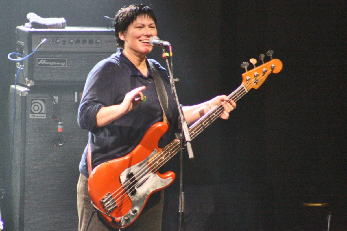 Kim Deal Guitars & Gear: The Breeders and Pixies Guitarist's Complete Rig Guide