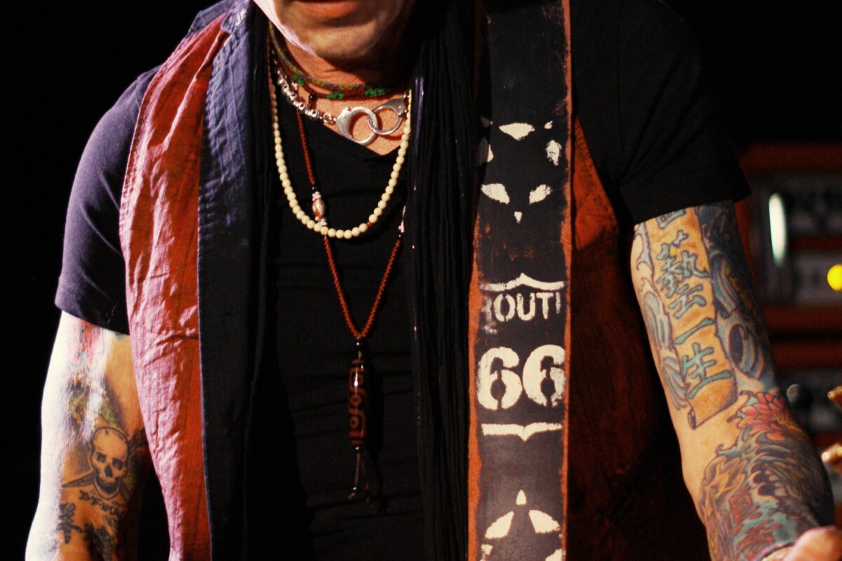 Earl Slick Guitars & Gear: David Bowie's Guitar Gunslinger's Complete Rig