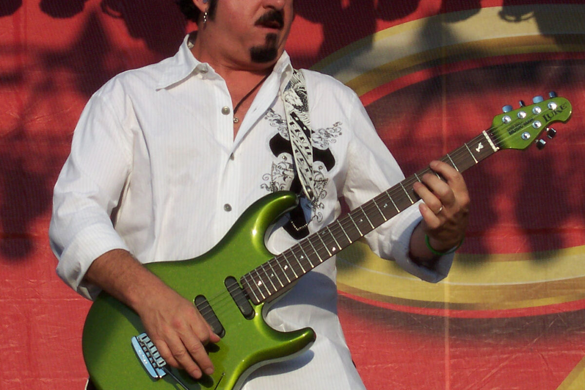 Steve Lukather Guitars & Gear: The Complete Guide to Toto's Session Legend's Rig