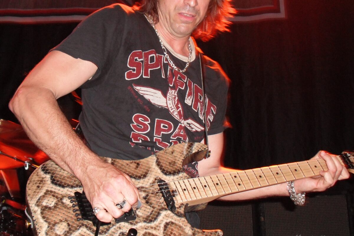 Warren DeMartini Guitars & Gear: The Complete Guide to Ratt's Torch Guitarist's Rig