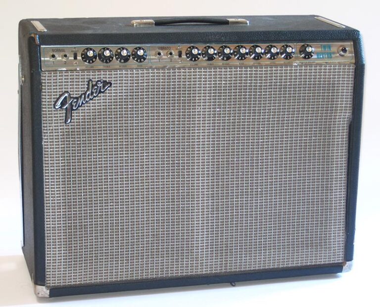 Complete 1973 silverface Fender Twin Reverb combo amplifier.