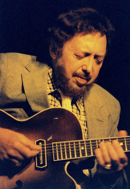 Barney Kessel on stage