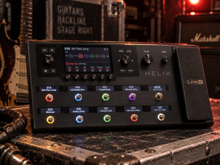 Illustration of a Line 6 Helix Floor multi-effects processor.