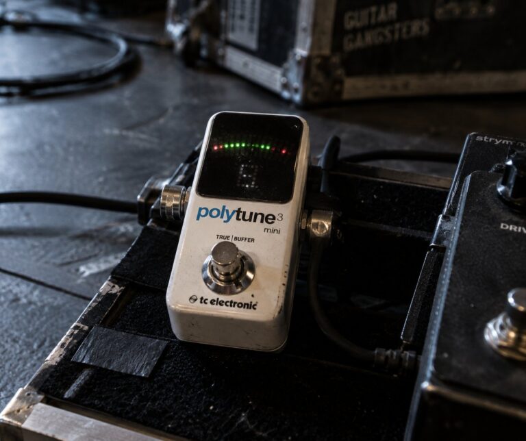 Illustration of a TC Electronic PolyTune 3 Mini Tuner Pedal.