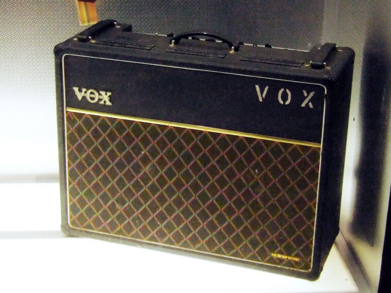 Complete Vox AC30 Top Boost combo amplifier with diamond grille, Vox logo and AC30 Top Boost badge, displayed at Born to Rock.